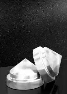 Geometryczna rozeta jako ozdobny element nagrobny